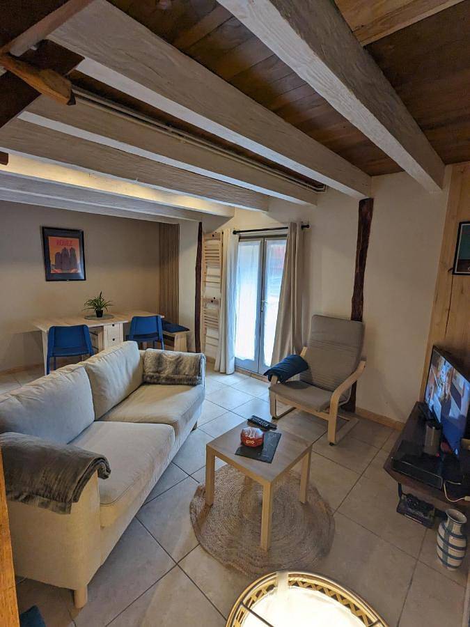 Location de vacances pour 4 personnes, avec terrasse et jardin dans Flavin