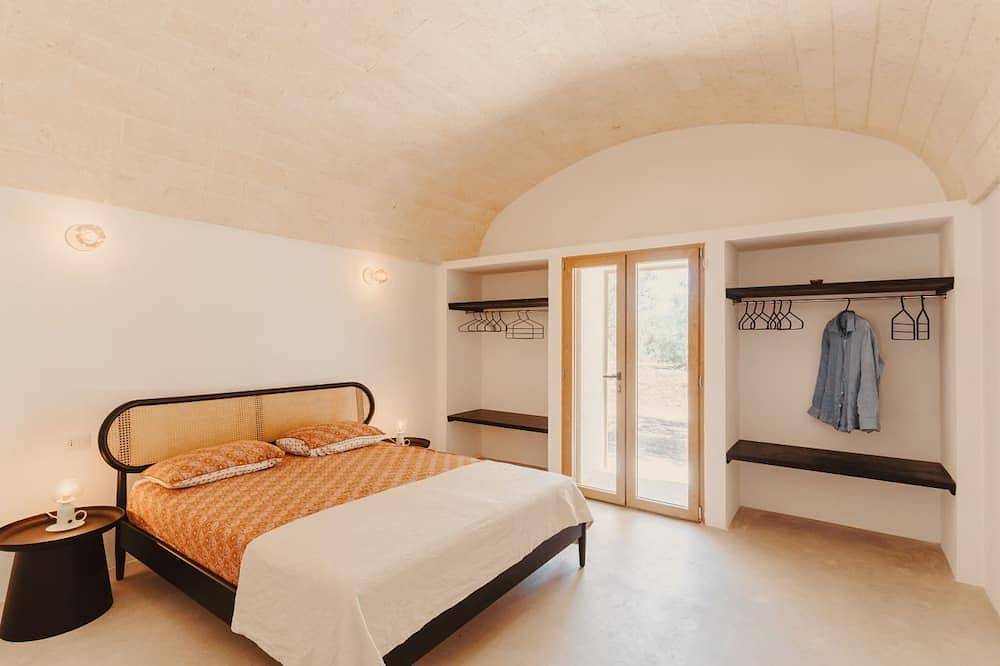 Villa Jolie con piscina privada - jardín cerrado - total privacidad in San Vito dei Normanni, Salento