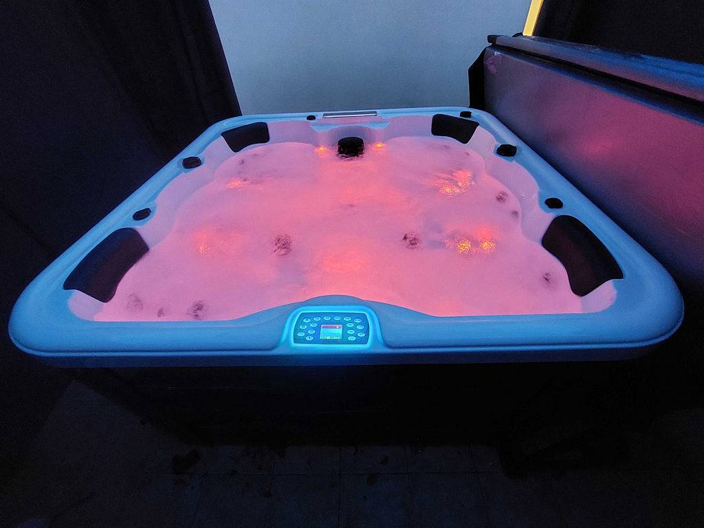 La Tonnerie - 2 x 15 pers | Piscine chauffée + Spa in Châtillon-en-Dunois, Région de Châteaudun