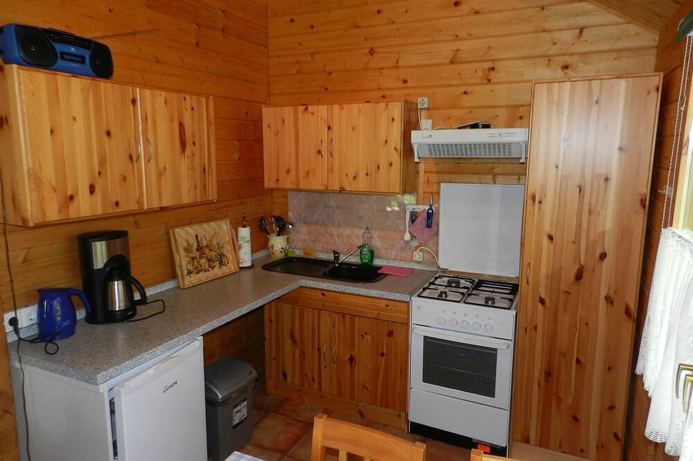 Gemütliches Ferienhaus für bis zu 6 Personen in direkter Wasserlage in Priborn, Müritz
