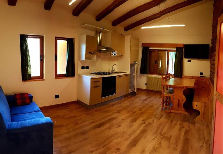 Camping per 5 persone, con giardino e panorama in Trentino