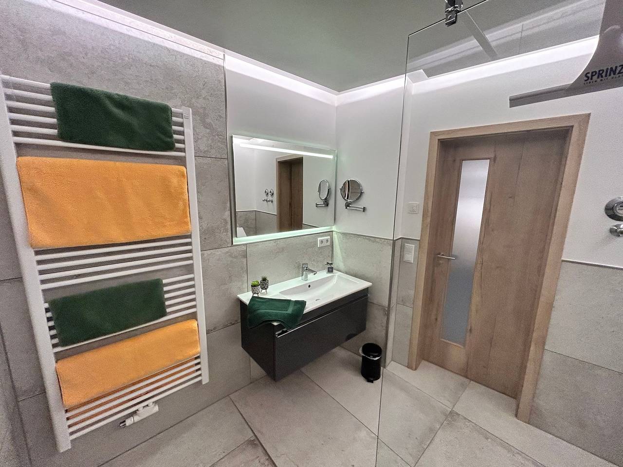 Ganze Ferienwohnung, Chalet Apartment 2 in Naumburg, Saale-Unstrut