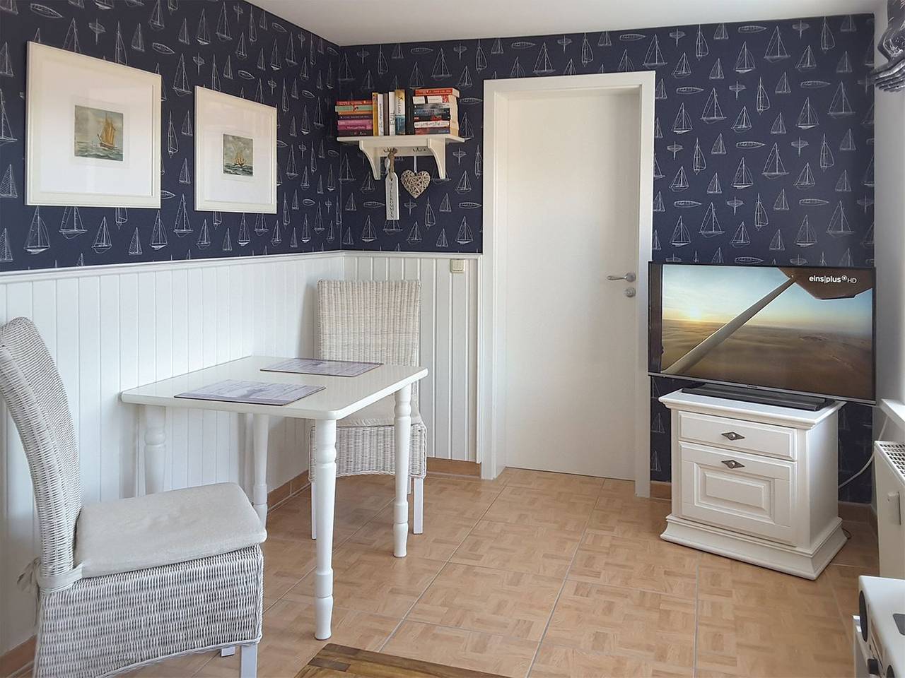 Ganze Wohnung, Stilvolle kleine Fewo f. 2 Pers. im Kapitänshaus, zentrale Lage, Wlan in Prerow, Fischland - Darß - Zingst