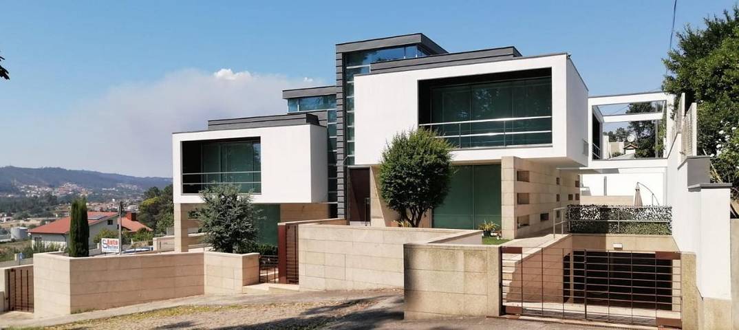 Casa de férias para 6 pessoas, com jardim e piscina infantil e ainda piscina, adaptado a crianças em Penafiel