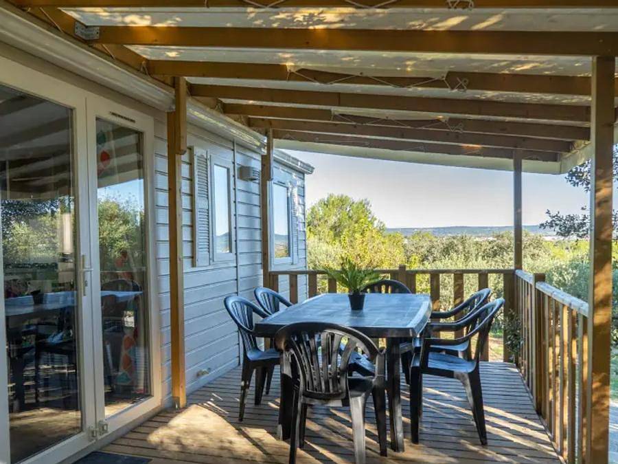 Camping Mer et Camargue - Mobilhome 5 personnes - Mobil Home Aqua 2ch 5pers Terrasse Semi-Couverte Clim in Calvisson, Région de Nîmes