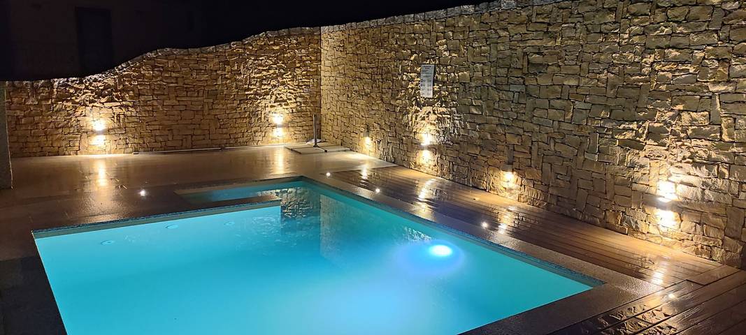 Ferienhaus für 8 Personen, mit Whirlpool und Garten in Chia