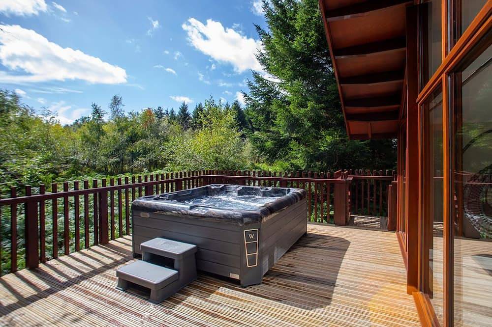 Lodge for 4 People in Delamere, Cheshire