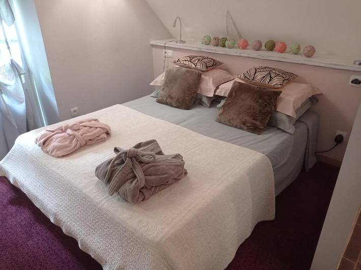Chambre d’hôte pour 6 personnes, avec Balcon ainsi que Terrasse et Jardin