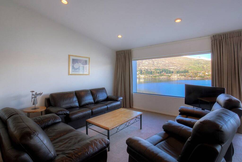 Ganze Wohnung, Blick auf den See | Großzügiger Balkon | Bequem und bequem in Queenstown, Otago
