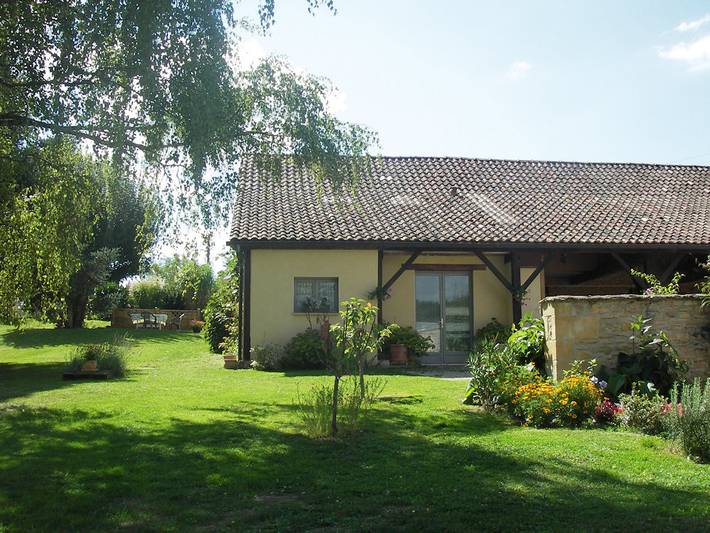 Gîte pour 2 personnes, avec jardin ainsi que piscine et terrasse