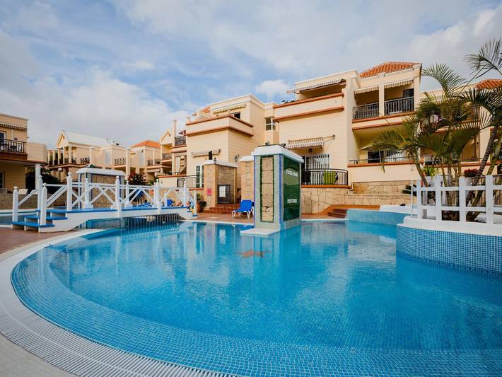 Ferienwohnung für 4 Personen, mit Pool und Terrasse