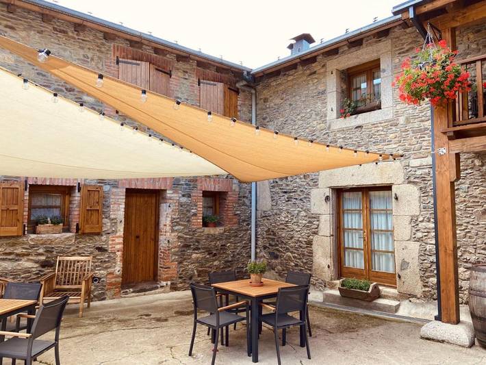 Location de vacances pour 2 personnes, avec jardin et sauna ainsi que piscine et vue, animaux acceptés à Llívia - 4