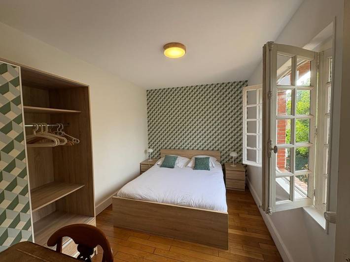 Gîte pour 12 personnes, avec jardin et terrasse, animaux acceptés à Bacilly - 4