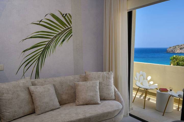 Ferienhaus für 5 Personen, mit Pool und Balkon sowie Garten und Whirlpool