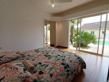 Gîte pour 4 personnes, avec terrasse et piscine à Le Fuilet