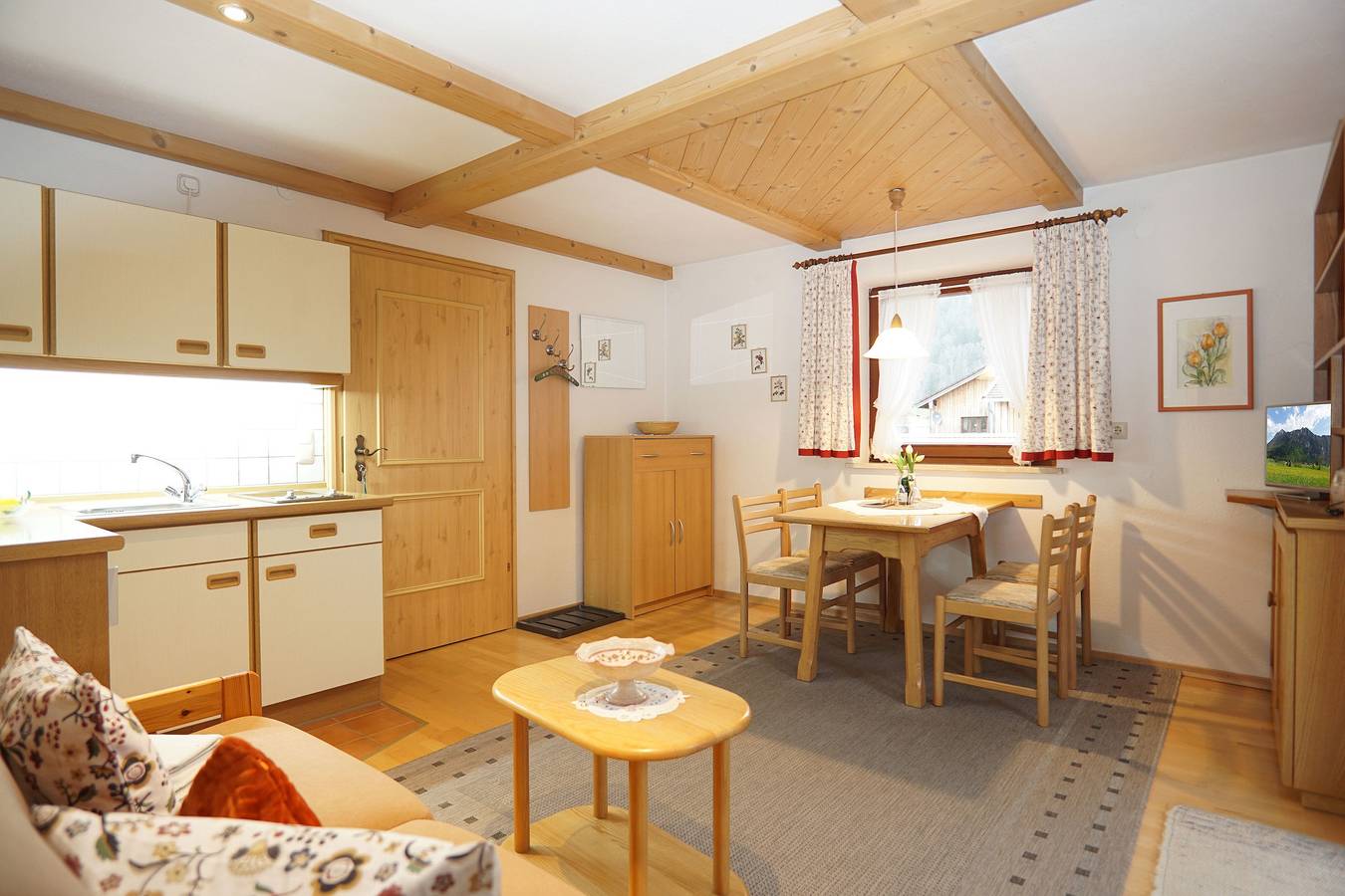 Ganze Ferienwohnung, Haus Plenk - Chiemgau Karte - Ferienwohnungen Falkenstein und Gamskogl für 2 Personen mit Balkon, 40 qm in Inzell, Bayerische Alpen