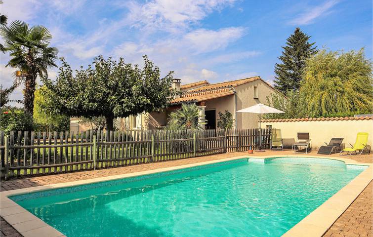 Location de vacances pour 6 personnes, avec jardin ainsi que terrasse et piscine à Montélimar - 2