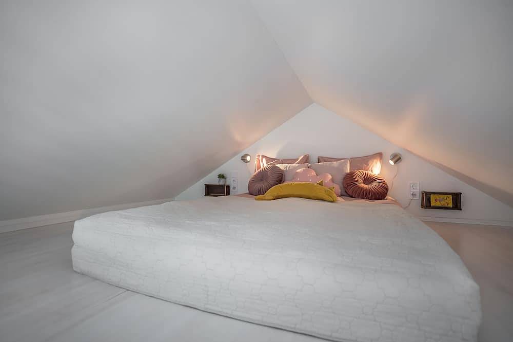 Sparkling newly built house close to city & nature in Swedish Baltic Sea
