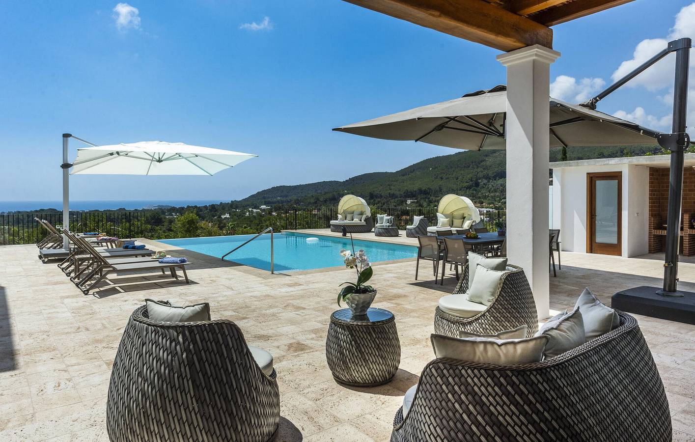 Sea View Apartment with Pool, Parking & AC - Close to Restaurants and City Center in Santa Eulària des Riu, East Ibiza