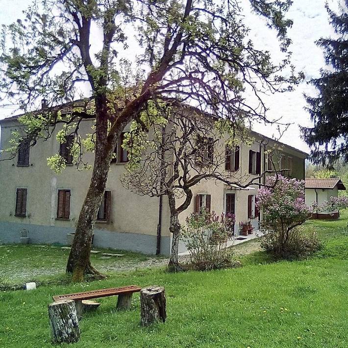 Cottage pour 2 personnes, avec jardin, animaux acceptés à Albareto