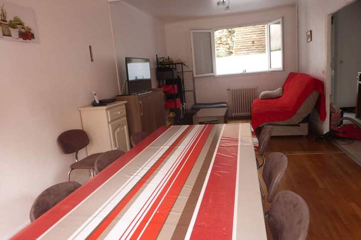 Entire apartment, Fully equipped apartment in the center of town, no pets allowed in Saint-Céré, Lot