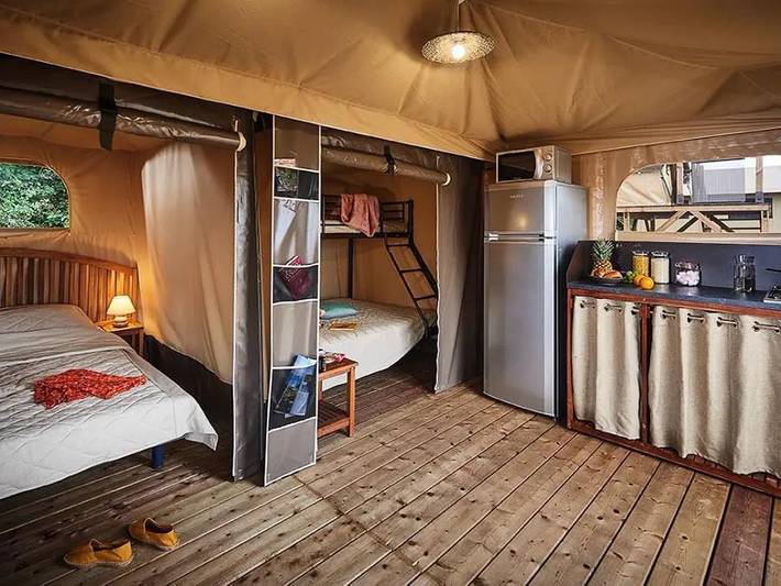 Ushuaïa Villages Provence-Ventoux - Tente en toile et en bois 5 personnes - Tente Lodge - 3 Pièces - Sans Sanitaires in Pernes-les-Fontaines, Vaucluse