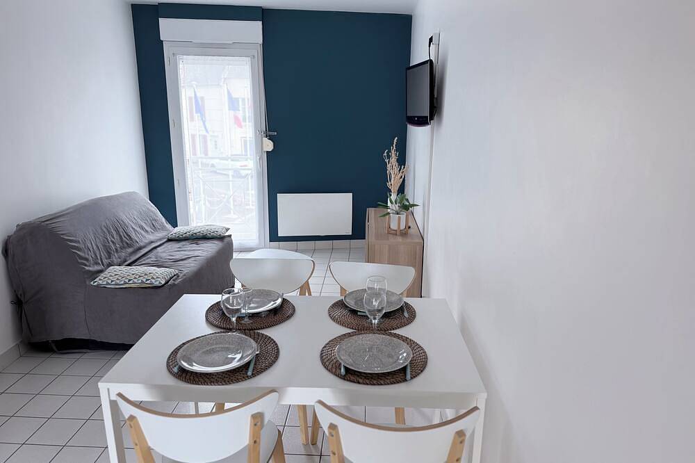 Ganze Wohnung, Neue Anzeige in Ver-sur-Mer, Côte de Nacre