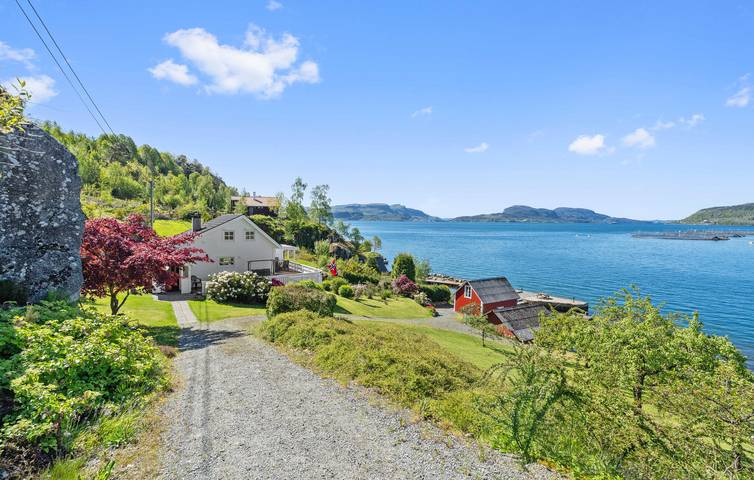 Ferienhaus für 6 Personen mit Terrasse in Hjelmeland
