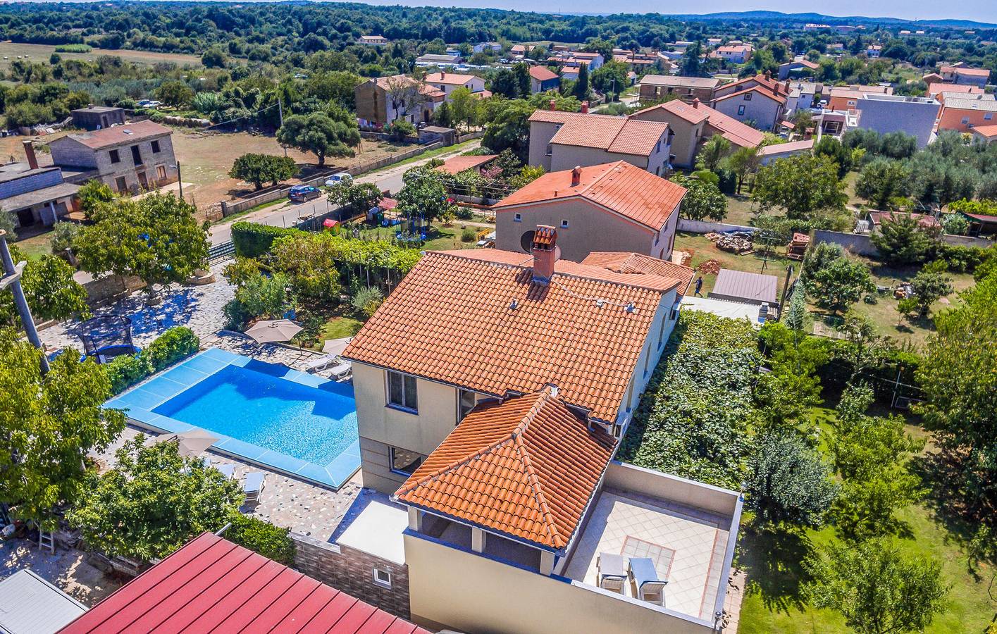 Ganze Ferienwohnung, Gemütliche 100 m² große Wohnung mit Pool, WLAN und Parkplatz in der Nähe des Stadtzentrums von Sisan in Sisan, Südküste Istrien