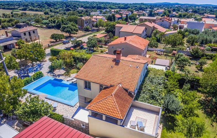 Ferienwohnung für 6 Personen, mit Pool und Terrasse - 1