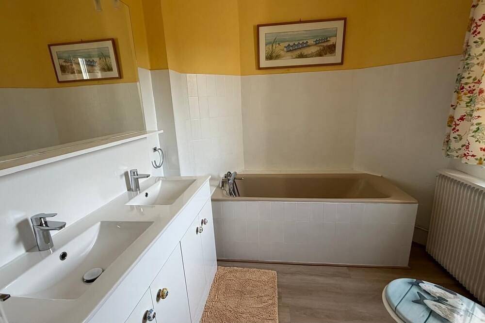 Petit Manoir Picard face à la mer 4 chambres, 3 salles de bain in Ault, Région d'Abbeville