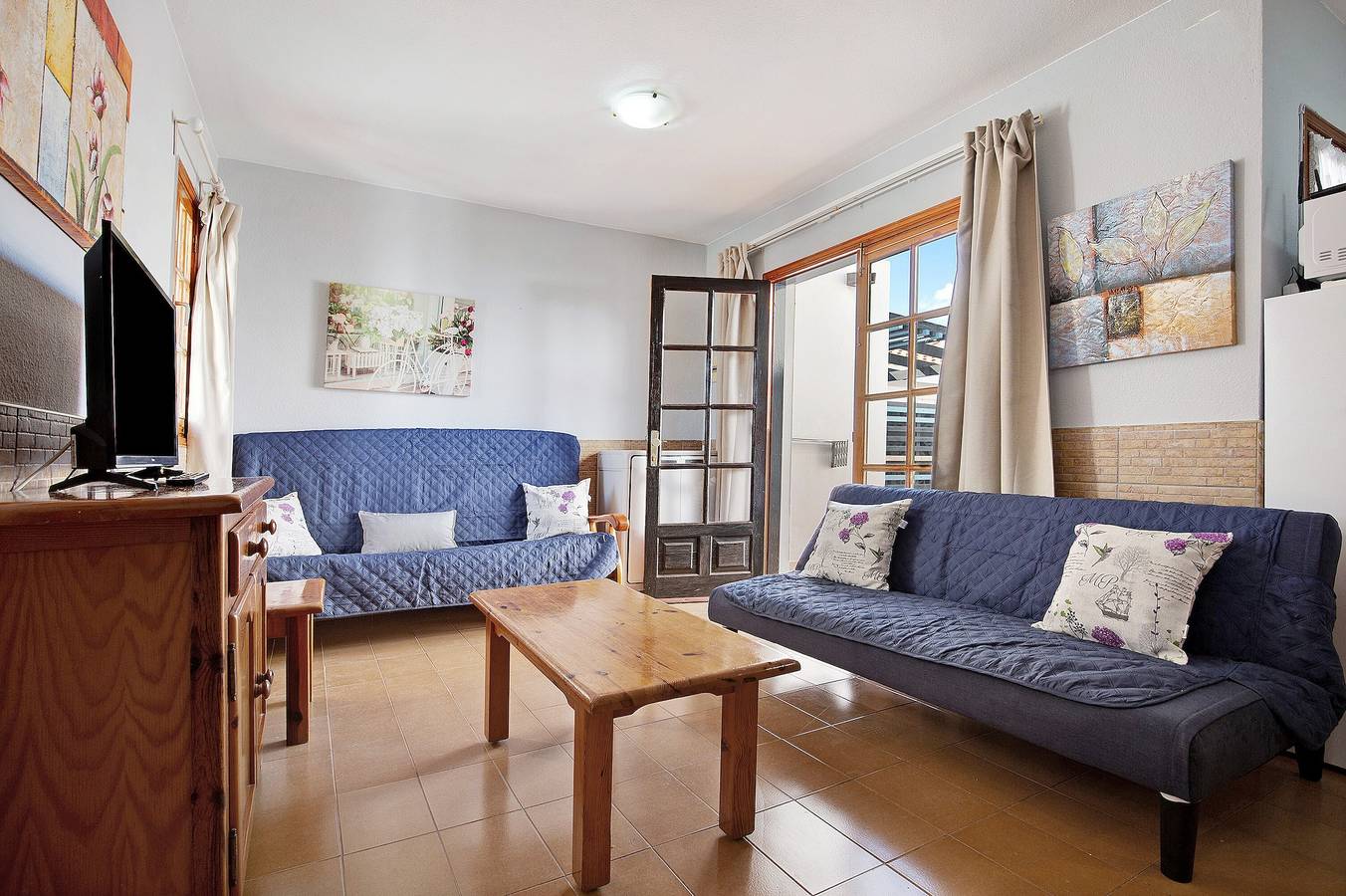 Apartamento entero, Apartamento "Galcanary" con vistas a la montaña, piscina y Wi-Fi in Caleta de Fuste, Antigua