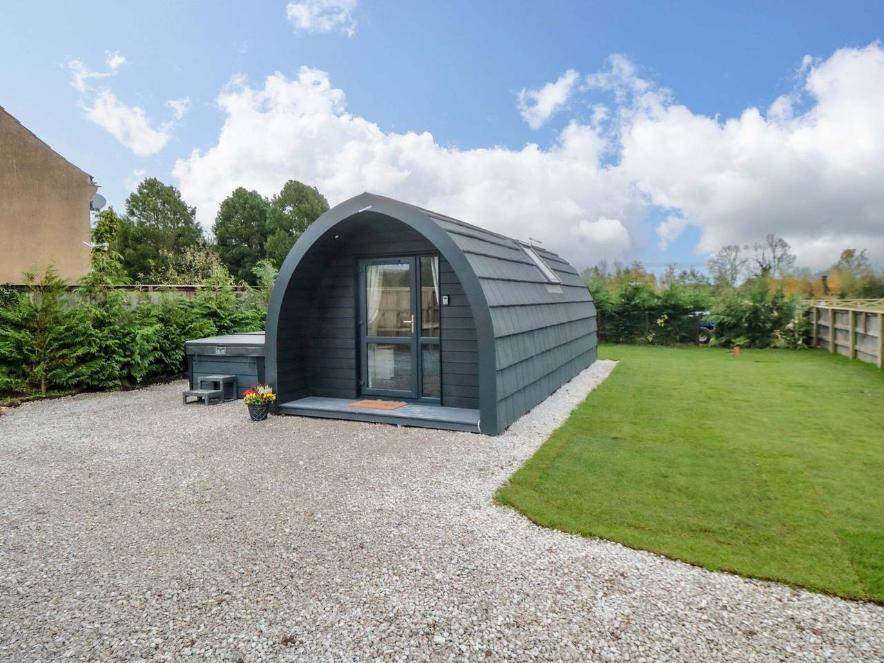 Bumblebee Glamping Pod in North Yorkshire