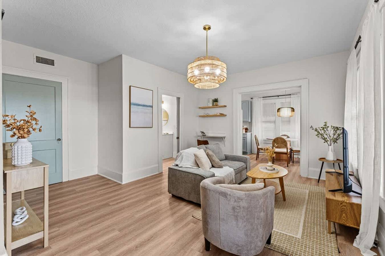 Super Boho Waterfront Retreat w Fishing Views in Kissimmee, Osceola County