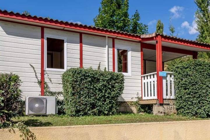 Gîte pour 4 personnes, avec terrasse et piscine, animaux acceptés à Lamonzie-Montastruc