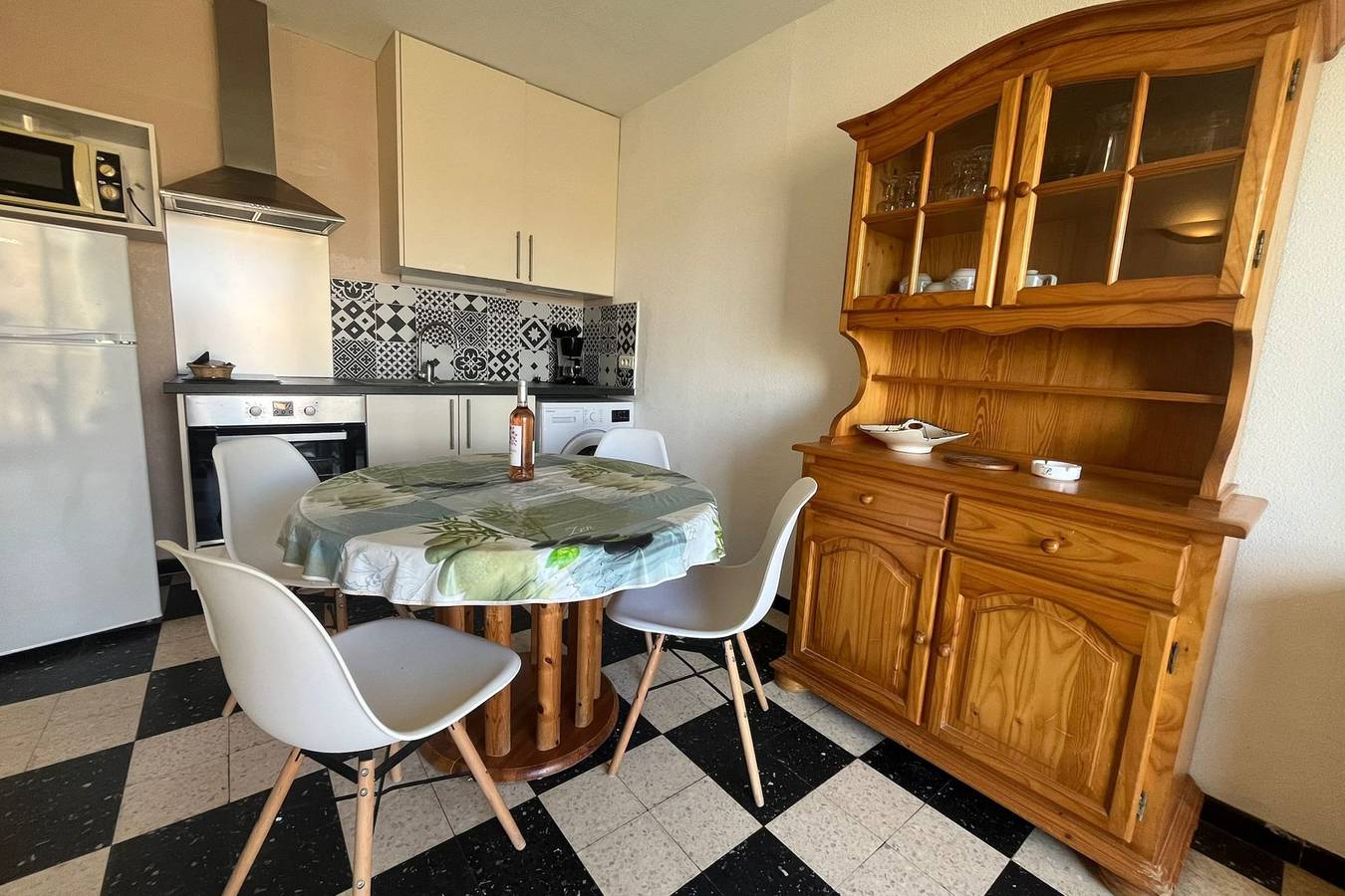 Entire apartment, Charming apartment overlooking the sea in Port-la-Nouvelle, Narbonne region