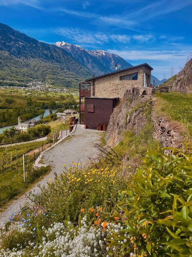 Location de vacances pour 2 personnes, avec vue et jardin à Sondrio