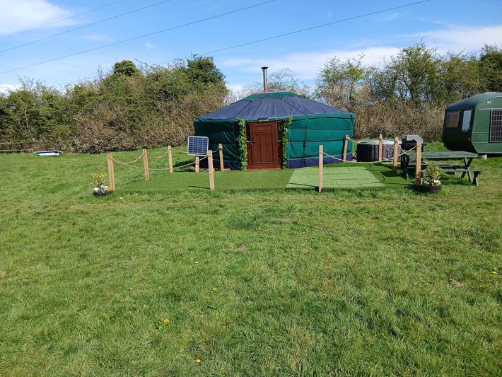 Holiday rental for 2 people, with garden and hot tub, with pets in Cheshire