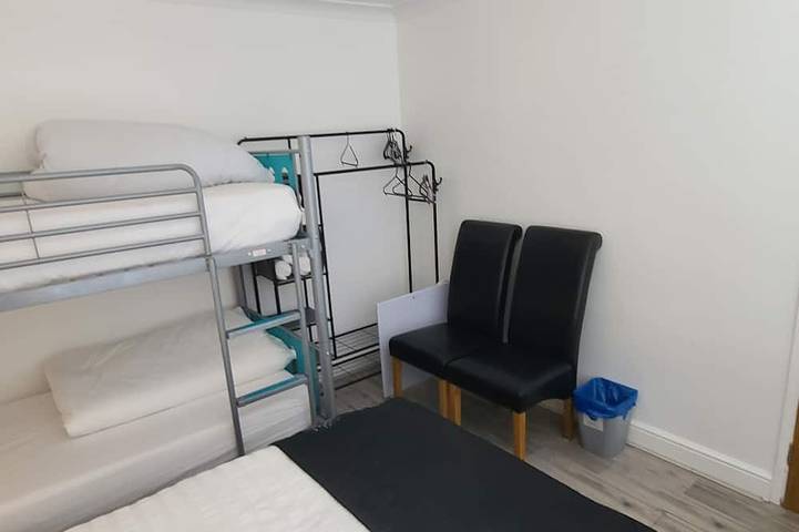 Gatwick Stay: Quick, Comfortable, and Convenient for Your Travels!.-15 guests. in Crawley, Sussex de l'Ouest