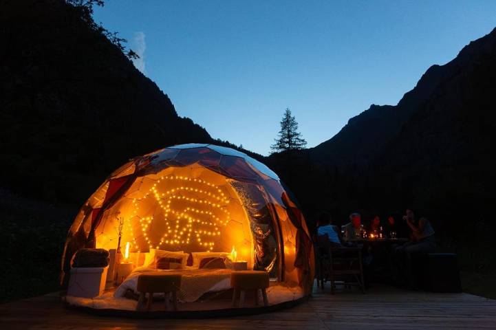 Gîte pour 2 personnes, avec terrasse ainsi que vue et jardin à Salvan - 3