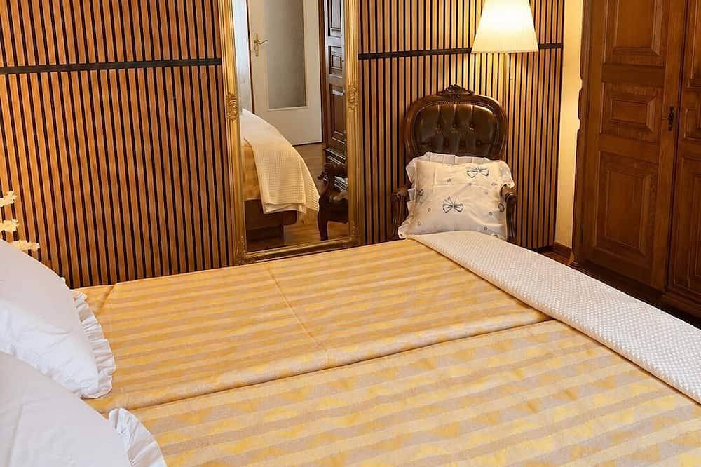 Cozy Amalfi Bungalow in Cologne in Rodenkirchen, Cologne
