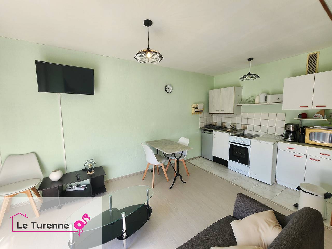 Apartamento entero, Estudio céntrico, parking, mascotas Ok in Luxeuil-les-Bains, Alto Saona