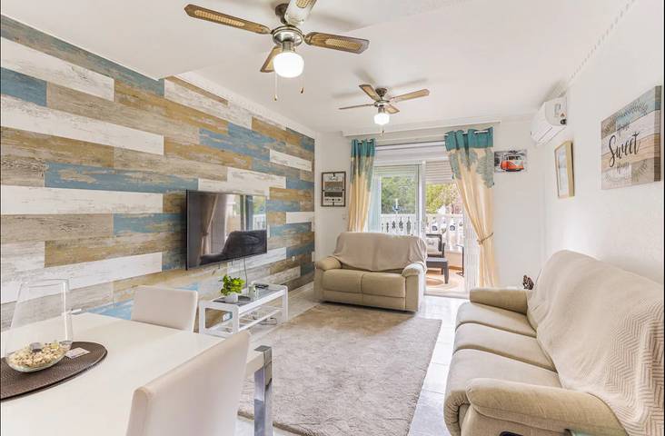 Orihuela Costa, Sleeps 6 with Roof Terrace & Pool in Orihuela, Costa Blanca
