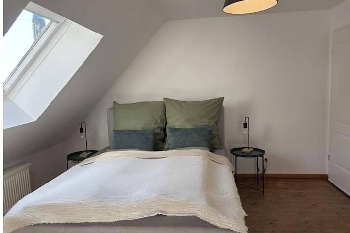 Ganze Wohnung, Moderne Ferienwohnung mit Seeblick & Balkon am Ammersee in Herrsching am Ammersee (Stadt), Herrsching