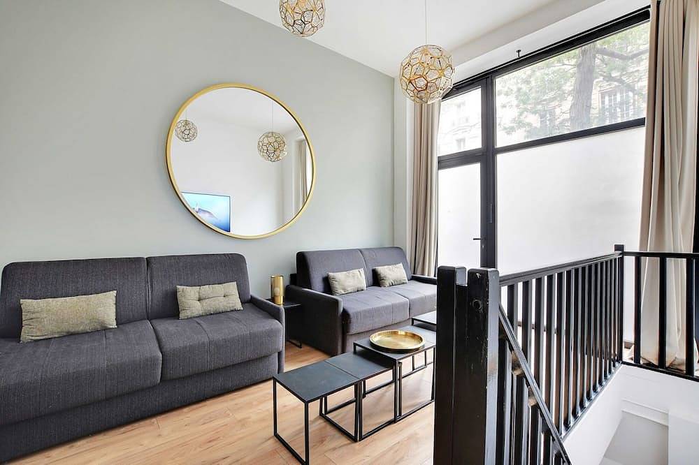 Entire apartment, Welcoming apartment -2Br/8P- Bel-Air in 12th Arrondissement, Paris