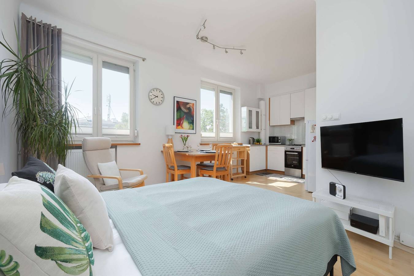 Ganze Wohnung, Cozy Studio Near the Metro | Green Neighborhood Near Bielany Forest in Bielany, Warschau