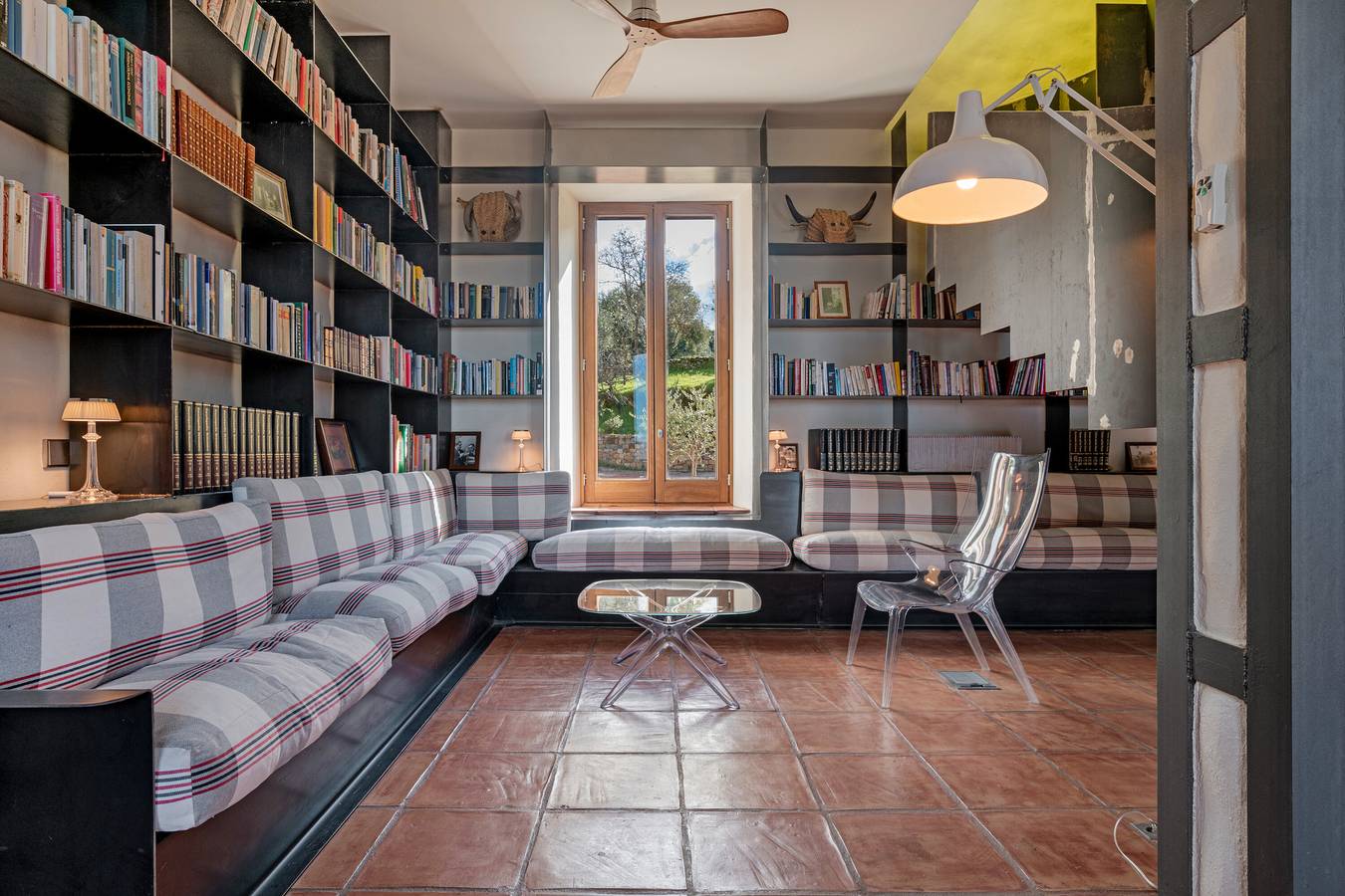 Country House 'Cortijo La Almazara with Mountain View, Wi-Fi and Air Conditioning in Ronda, Málaga Province