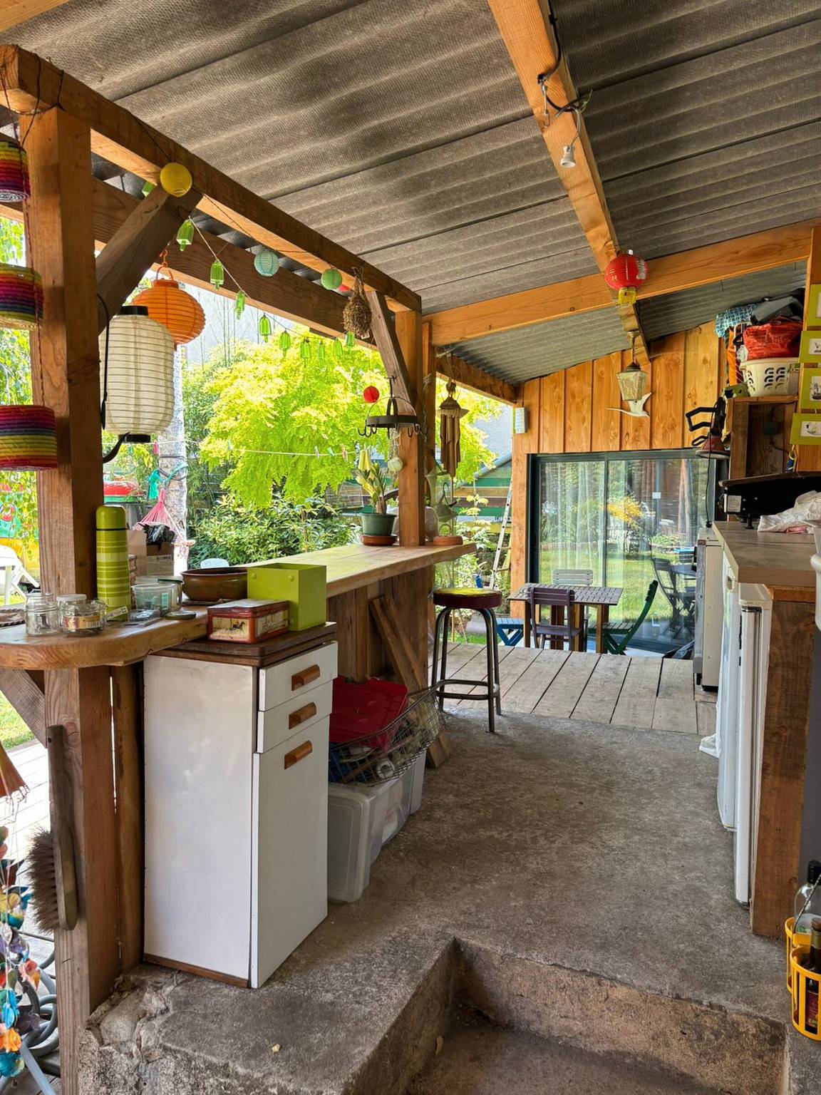 Apartamento vacacional entero, Tiny Home « Logement Bourbon - Corazón de Ardèche » con terraza privada, jardín y Wi-Fi in Lamastre, Parc naturel régional des Monts d'Ardèche