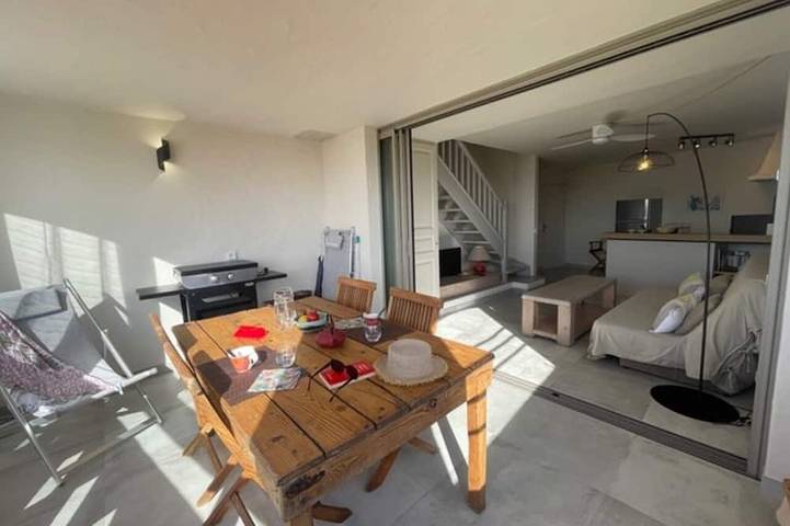 Apartamento entero, Beautifully furnished flats with sea view in San Ciprianu, Lecci