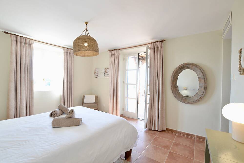 Finca Los Almendros near Santanyi with private pool, wifi and air conditioning in Santanyí, South Majorca